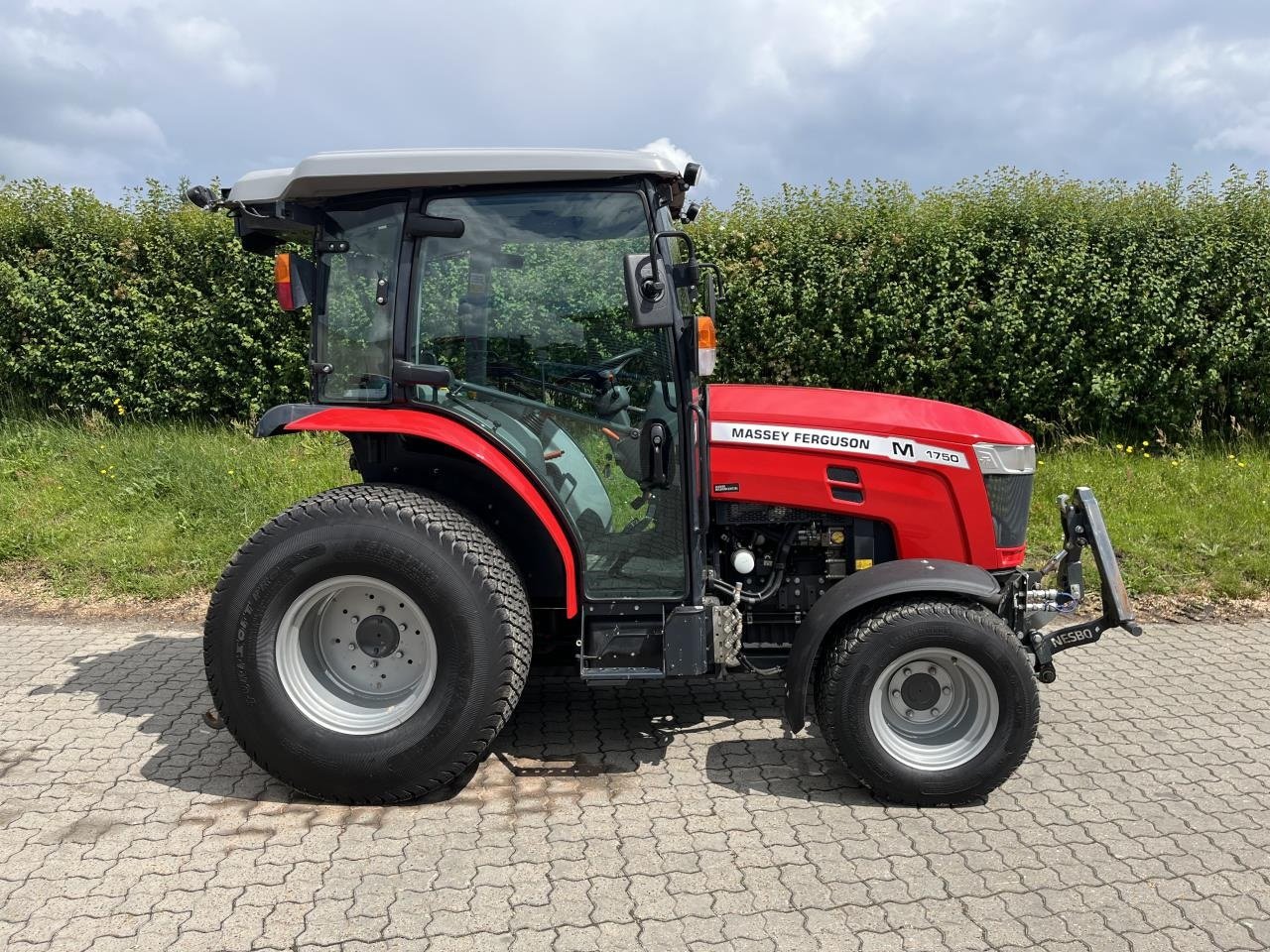 Traktor van het type Massey Ferguson 1750 M HC, Gebrauchtmaschine in Videbæk (Foto 3)