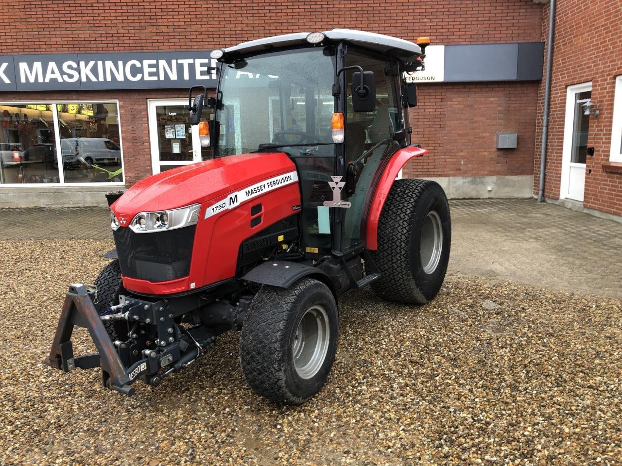 Traktor des Typs Massey Ferguson 1750 M HC, Gebrauchtmaschine in Videbæk (Bild 1)