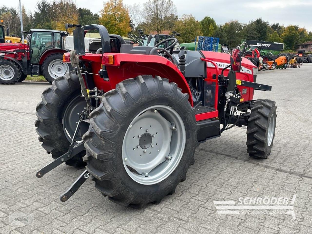 Traktor typu Massey Ferguson 1755E MP, Neumaschine w Lastrup (Zdjęcie 3)