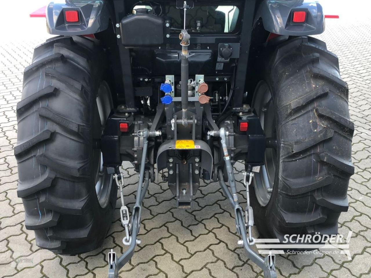 Traktor van het type Massey Ferguson 1765 M HC ( ISEKI TG 6687 AHLK ), Neumaschine in Ahlerstedt (Foto 7)