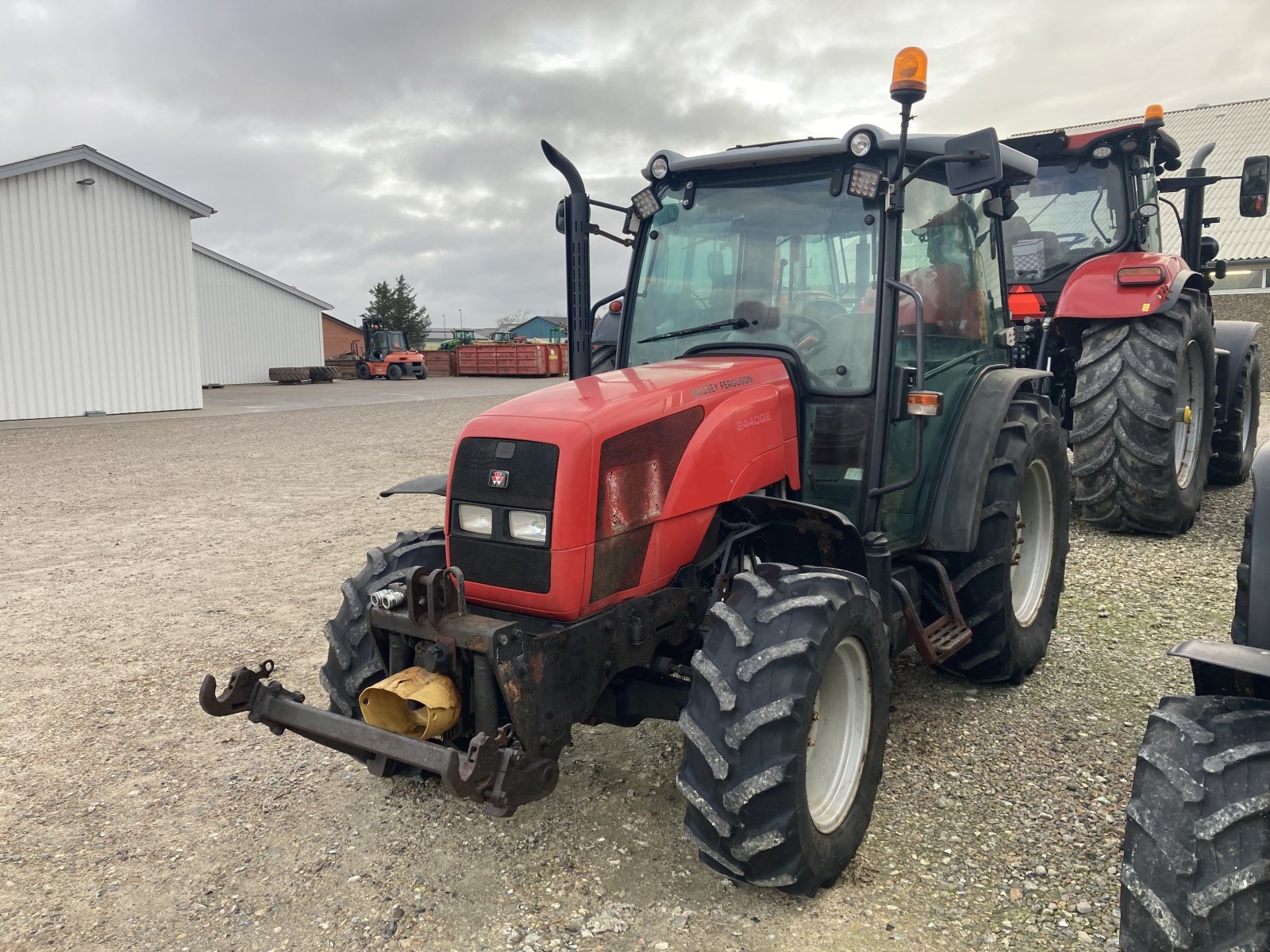 Traktor Türe ait Massey Ferguson 2440GE, Gebrauchtmaschine içinde Thisted (resim 2)