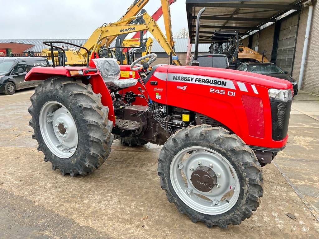 Traktor typu Massey Ferguson 245 DI 4WD 46HP - New / Unused, Neumaschine w Veldhoven (Zdjęcie 5)