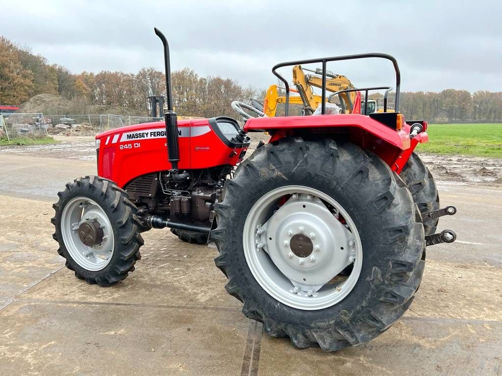 Traktor типа Massey Ferguson 245 DI 4WD 46HP - New / Unused, Neumaschine в Veldhoven (Фотография 2)