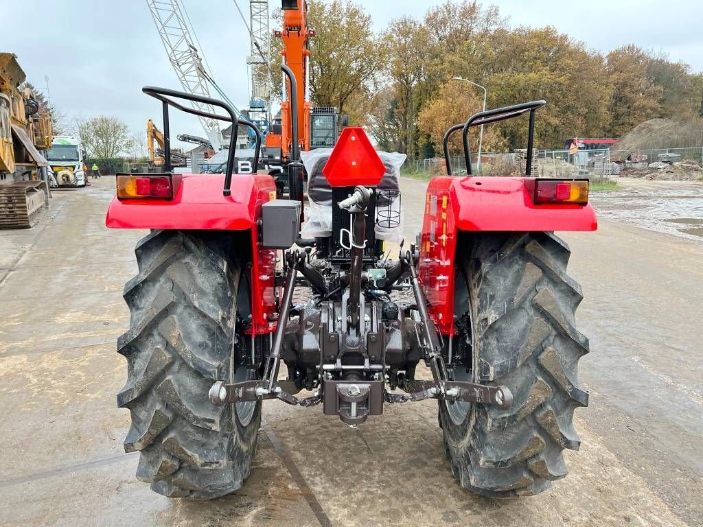 Traktor des Typs Massey Ferguson 245 DI 4WD 46HP - New / Unused, Neumaschine in Veldhoven (Bild 3)