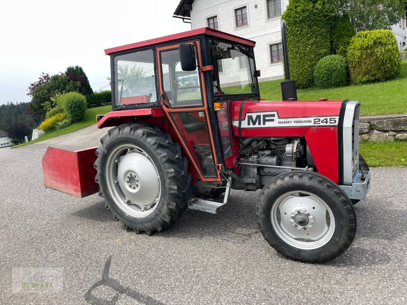 Traktor типа Massey Ferguson 245, Gebrauchtmaschine в Bad Leonfelden