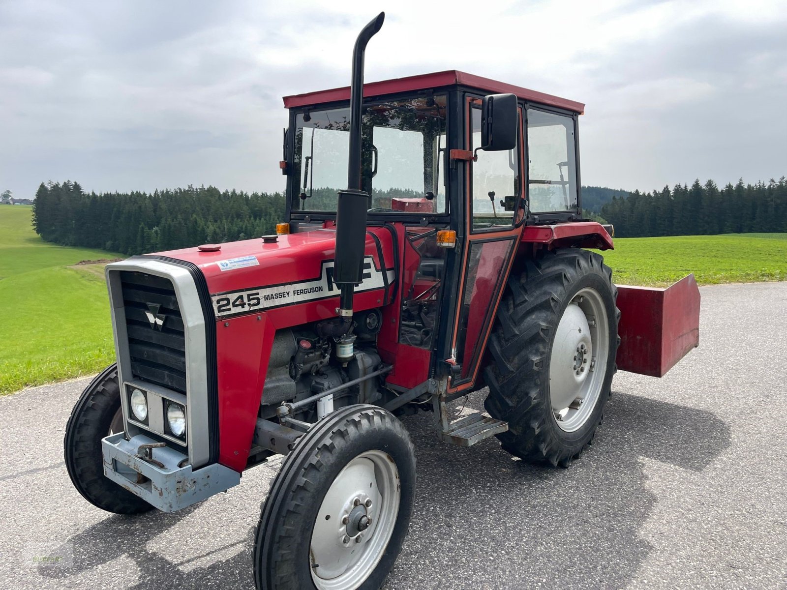 Traktor des Typs Massey Ferguson 245, Gebrauchtmaschine in Bad Leonfelden (Bild 2)