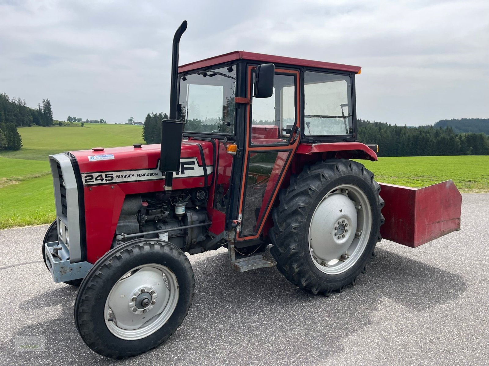 Traktor типа Massey Ferguson 245, Gebrauchtmaschine в Bad Leonfelden (Фотография 16)