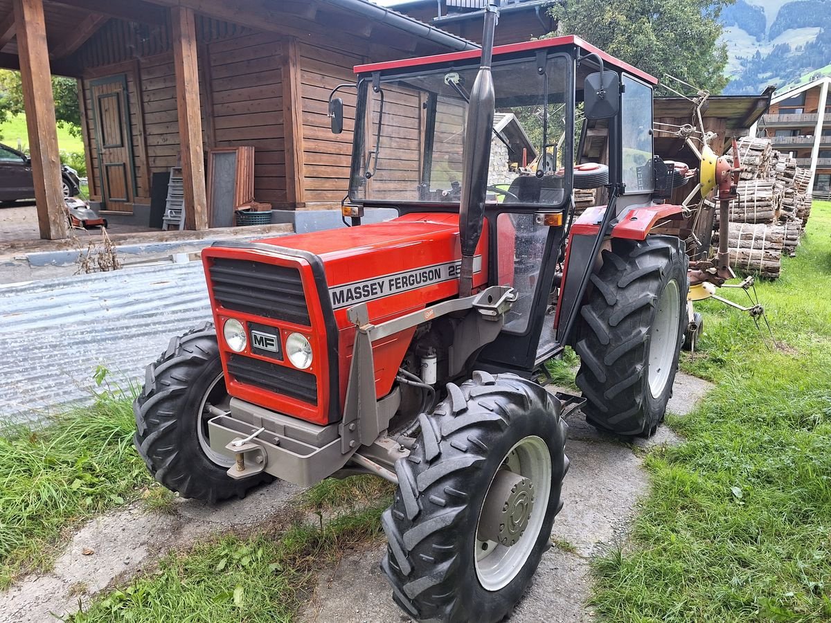 Traktor typu Massey Ferguson 253-4, Gebrauchtmaschine w Burgkirchen (Zdjęcie 2)