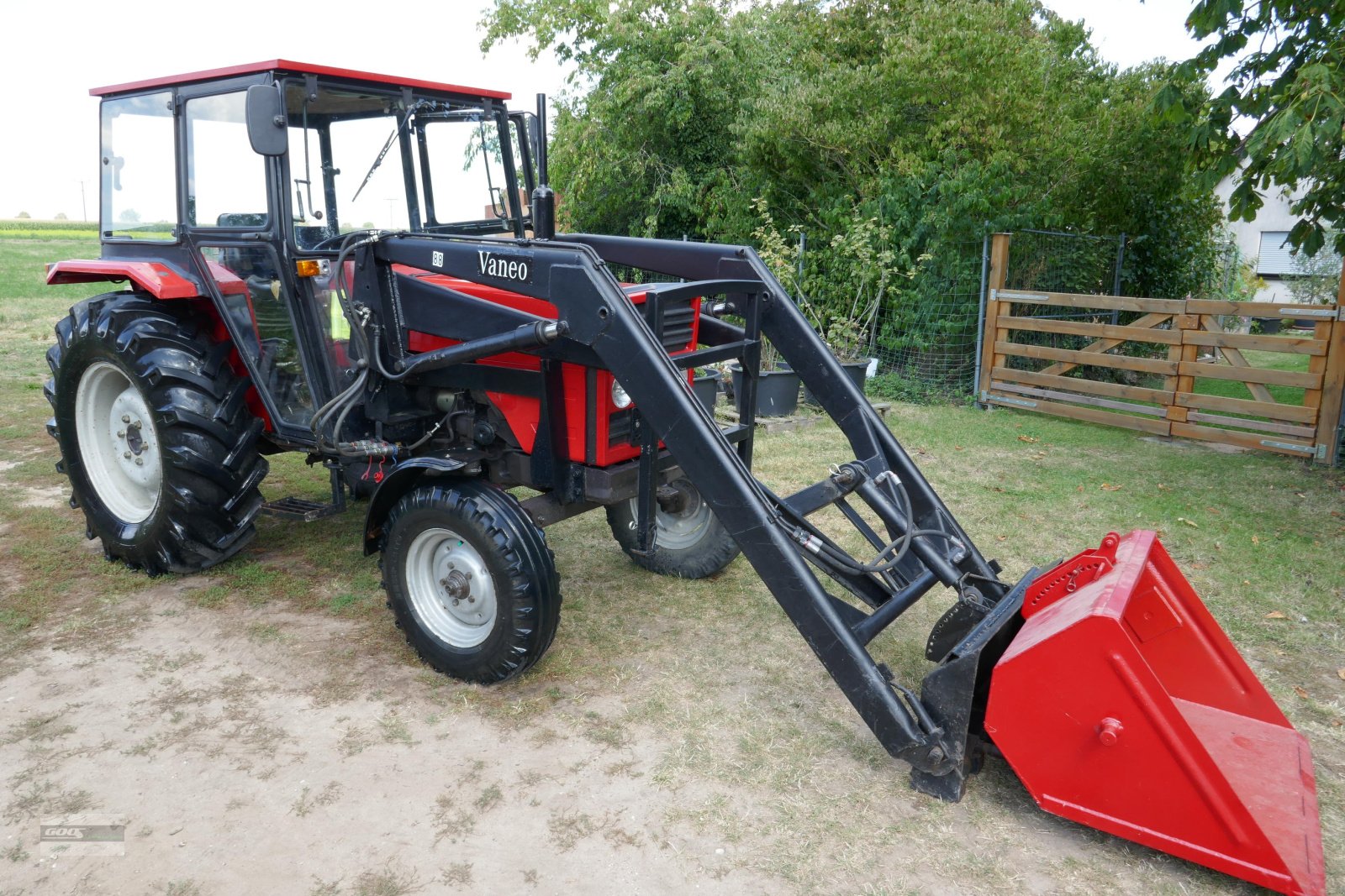 Traktor za tip Massey Ferguson 253 Hinterrad mit Servo, Frontlader H.G. und Niedrigkabine. Sehr guter Zustand!, Gebrauchtmaschine u Langenzenn (Slika 1)