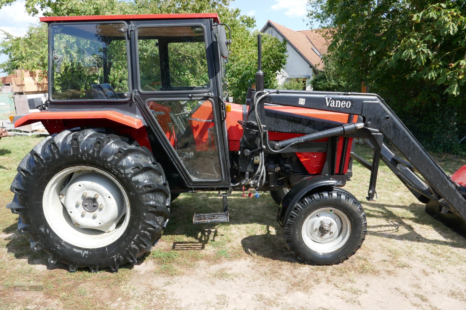 Traktor typu Massey Ferguson 253 Hinterrad mit Servo, Frontlader H.G. und Niedrigkabine. Sehr guter Zustand!, Gebrauchtmaschine w Langenzenn (Zdjęcie 3)