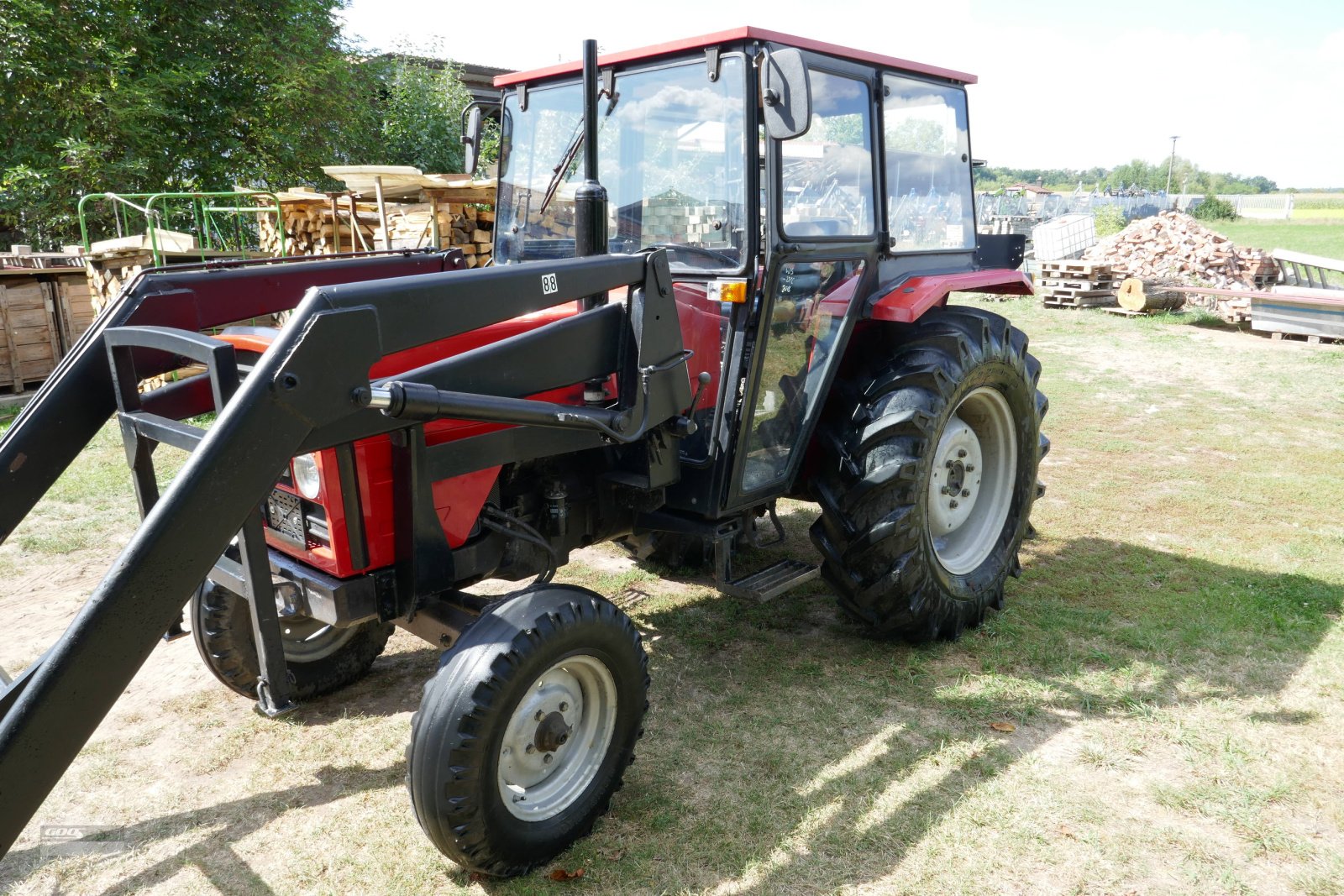 Traktor des Typs Massey Ferguson 253 Hinterrad mit Servo, Frontlader H.G. und Niedrigkabine. Sehr guter Zustand!, Gebrauchtmaschine in Langenzenn (Bild 4)