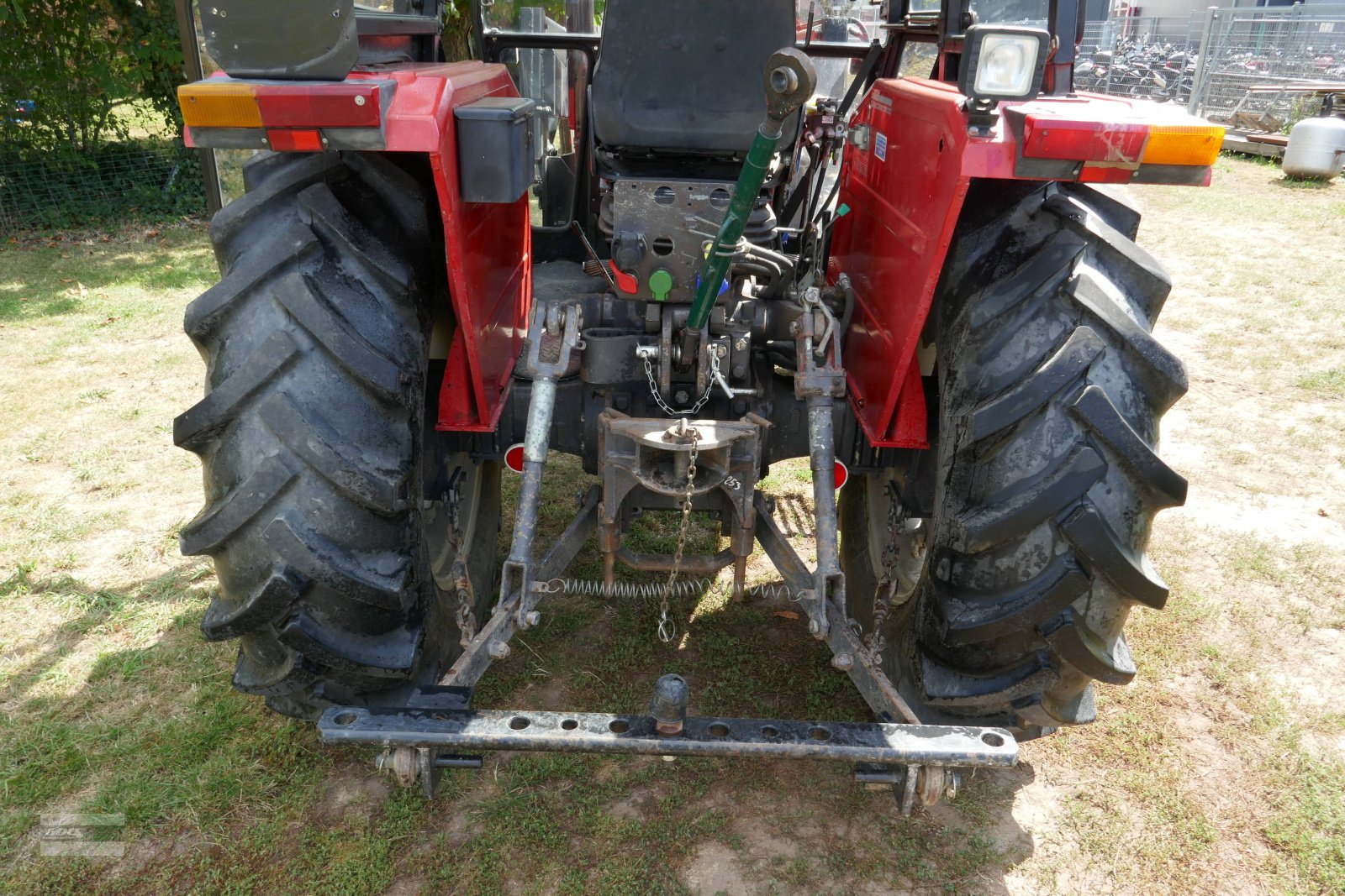 Traktor типа Massey Ferguson 253 Hinterrad mit Servo, Frontlader H.G. und Niedrigkabine. Sehr guter Zustand!, Gebrauchtmaschine в Langenzenn (Фотография 10)