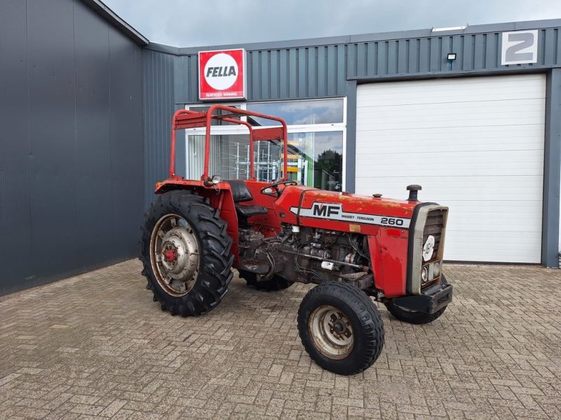 Traktor del tipo Massey Ferguson 260 2WD, Gebrauchtmaschine en MARIENHEEM