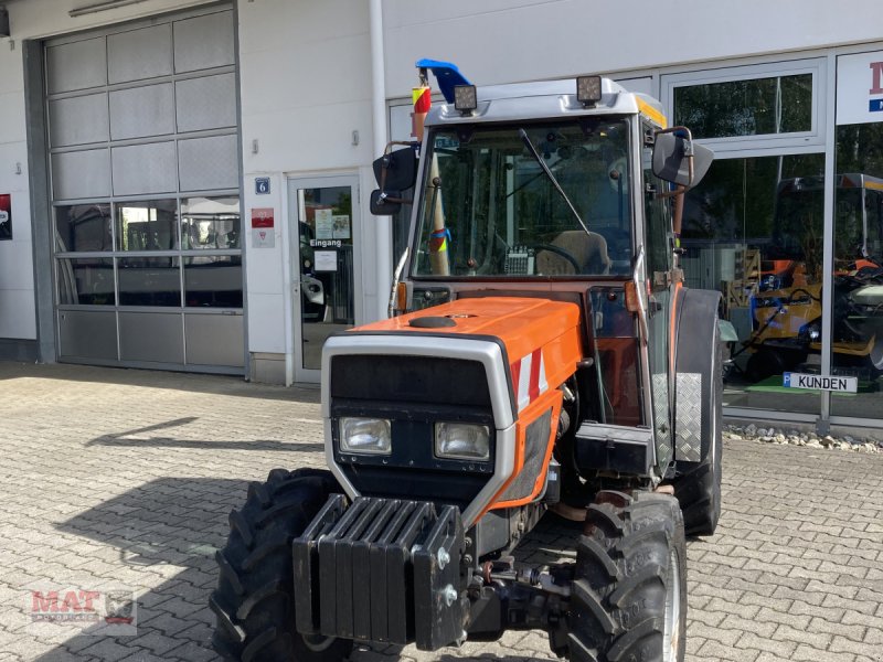 Traktor типа Massey Ferguson 274 V, Gebrauchtmaschine в Waldkraiburg