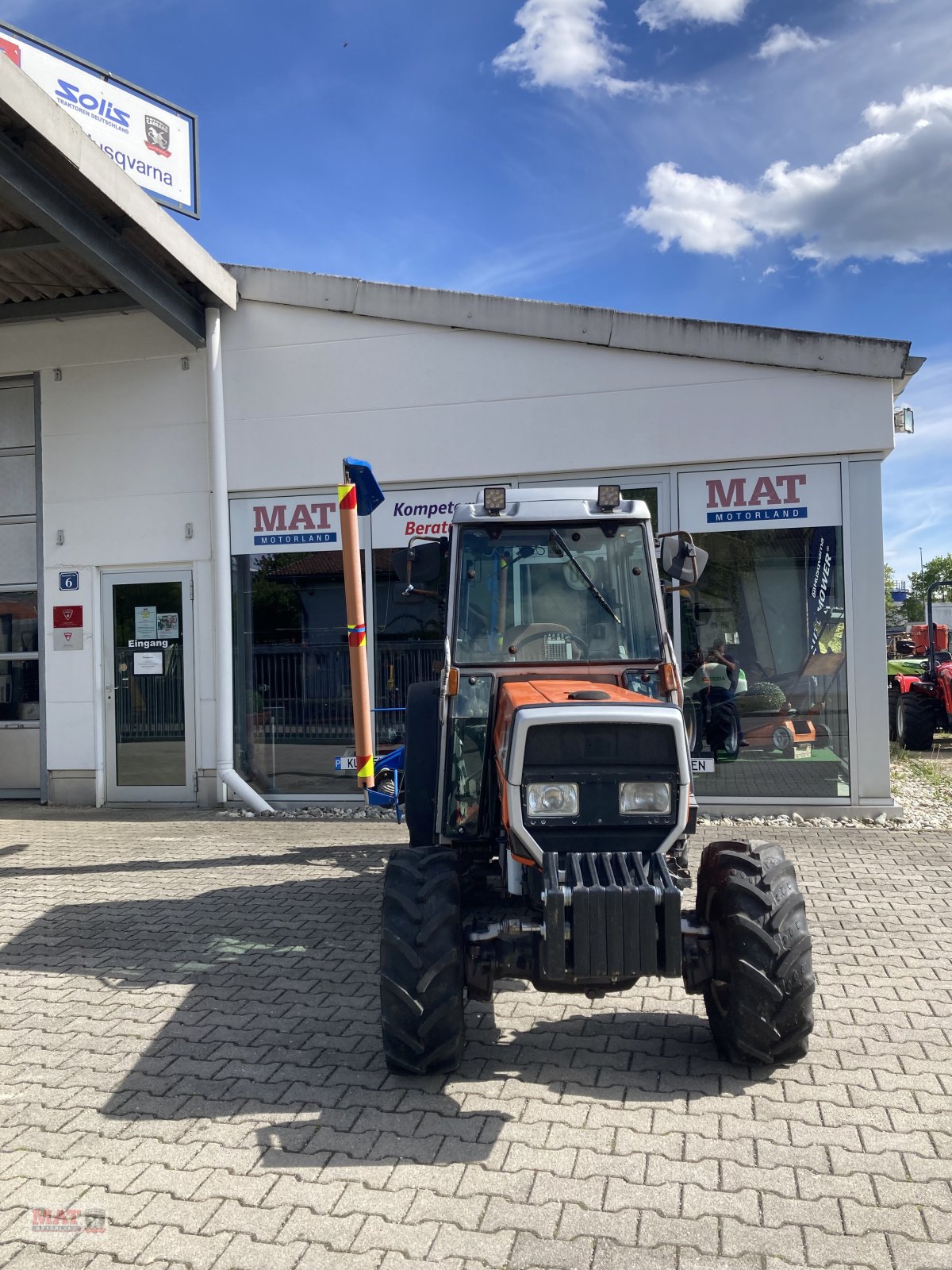 Traktor van het type Massey Ferguson 274 V, Gebrauchtmaschine in Waldkraiburg (Foto 2)