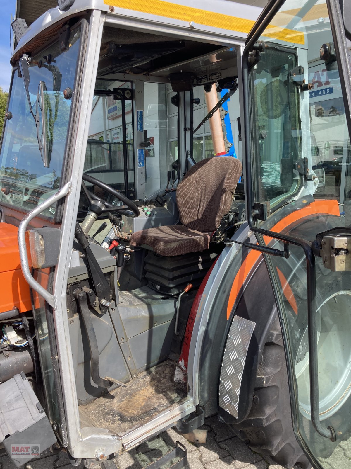 Traktor van het type Massey Ferguson 274 V, Gebrauchtmaschine in Waldkraiburg (Foto 7)