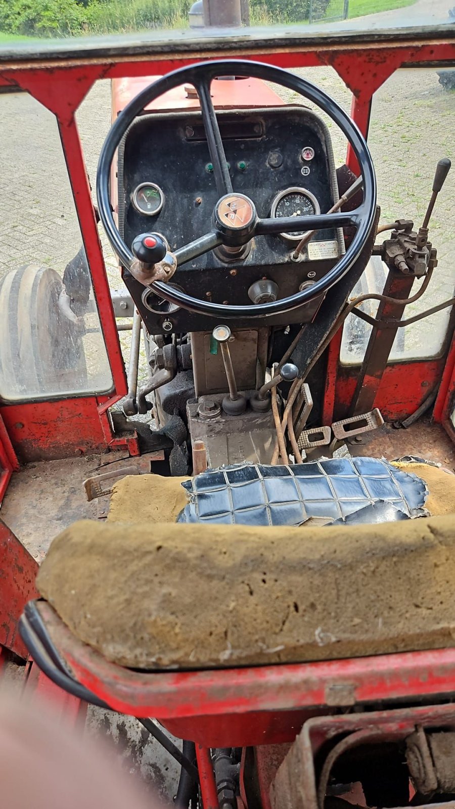 Traktor van het type Massey Ferguson 285 en 575, Gebrauchtmaschine in Emmer-Compascuum (Foto 4)