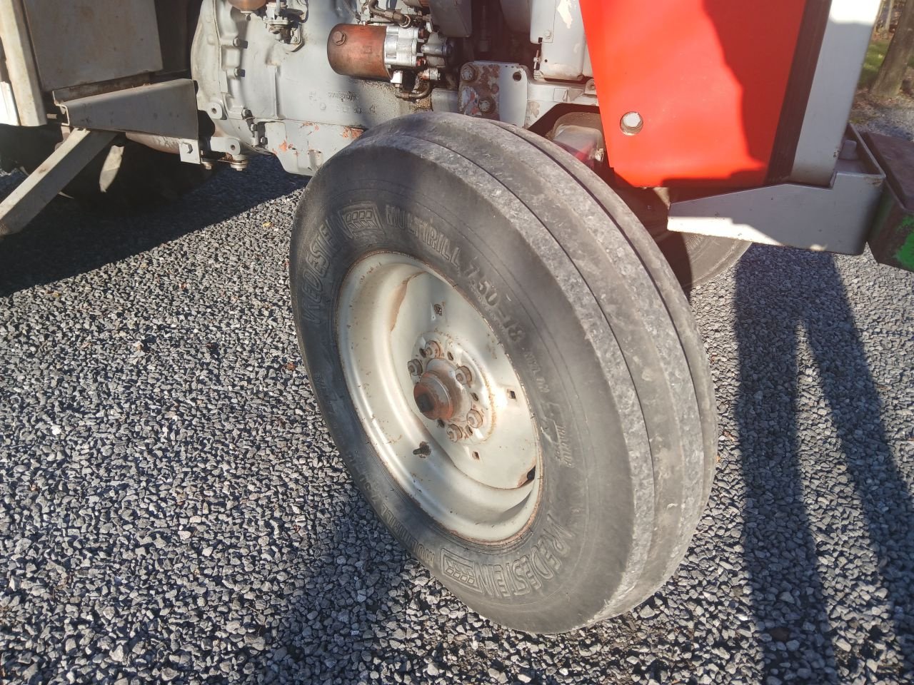 Traktor del tipo Massey Ferguson 285, Gebrauchtmaschine en Sint Lievens Houtem (Imagen 3)