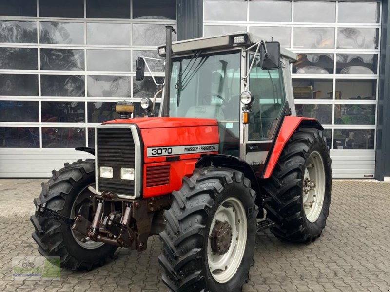 Traktor typu Massey Ferguson 3070, Gebrauchtmaschine v Wernberg-Köblitz