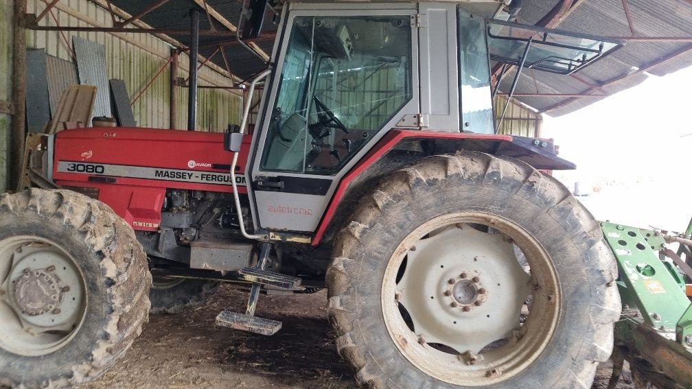 Traktor des Typs Massey Ferguson 3080, Gebrauchtmaschine in Savigny sur Braye (Bild 1)