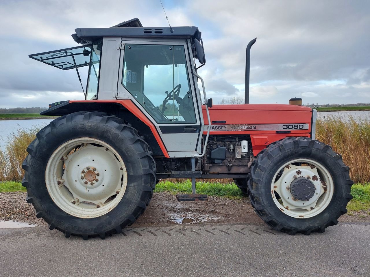 Traktor des Typs Massey Ferguson 3080, Gebrauchtmaschine in Ouderkerk aan den IJssel (Bild 2)