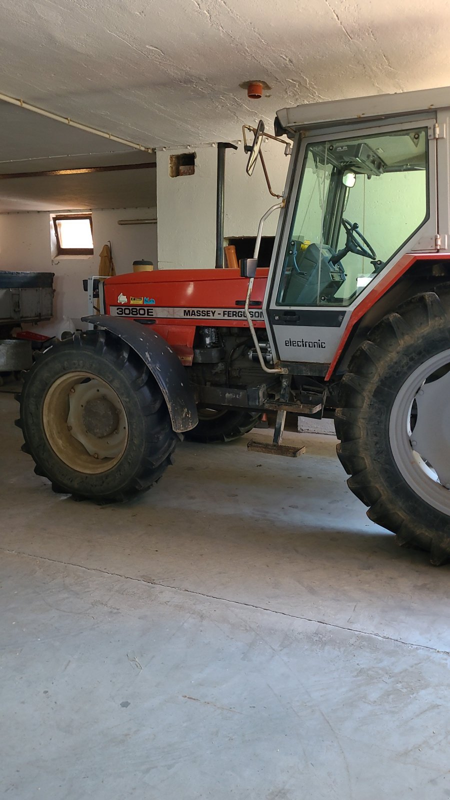 Traktor des Typs Massey Ferguson 3080E, Gebrauchtmaschine in Elsenfeld (Bild 2)