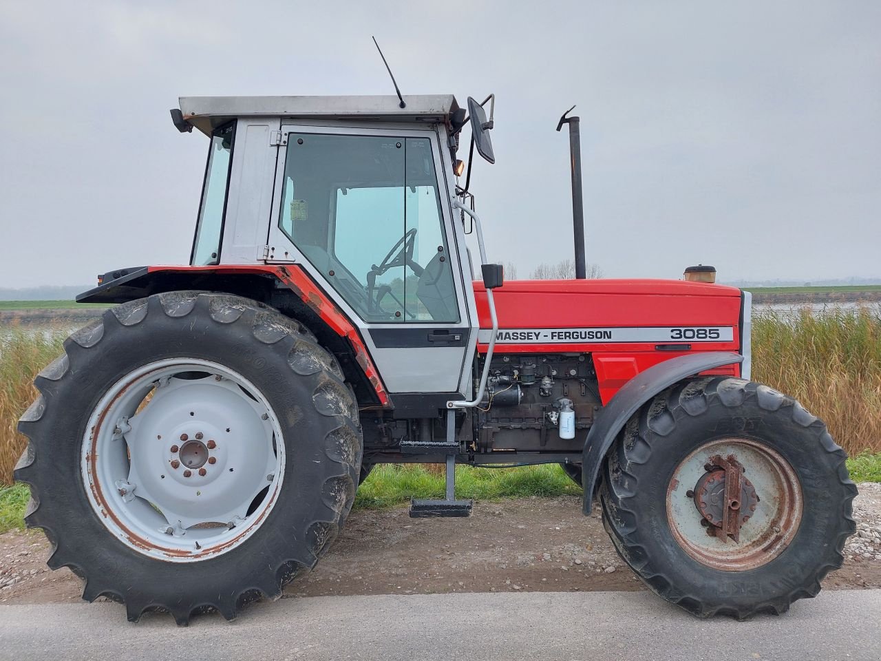 Traktor tip Massey Ferguson 3085, Gebrauchtmaschine in Ouderkerk aan den IJssel (Poză 3)