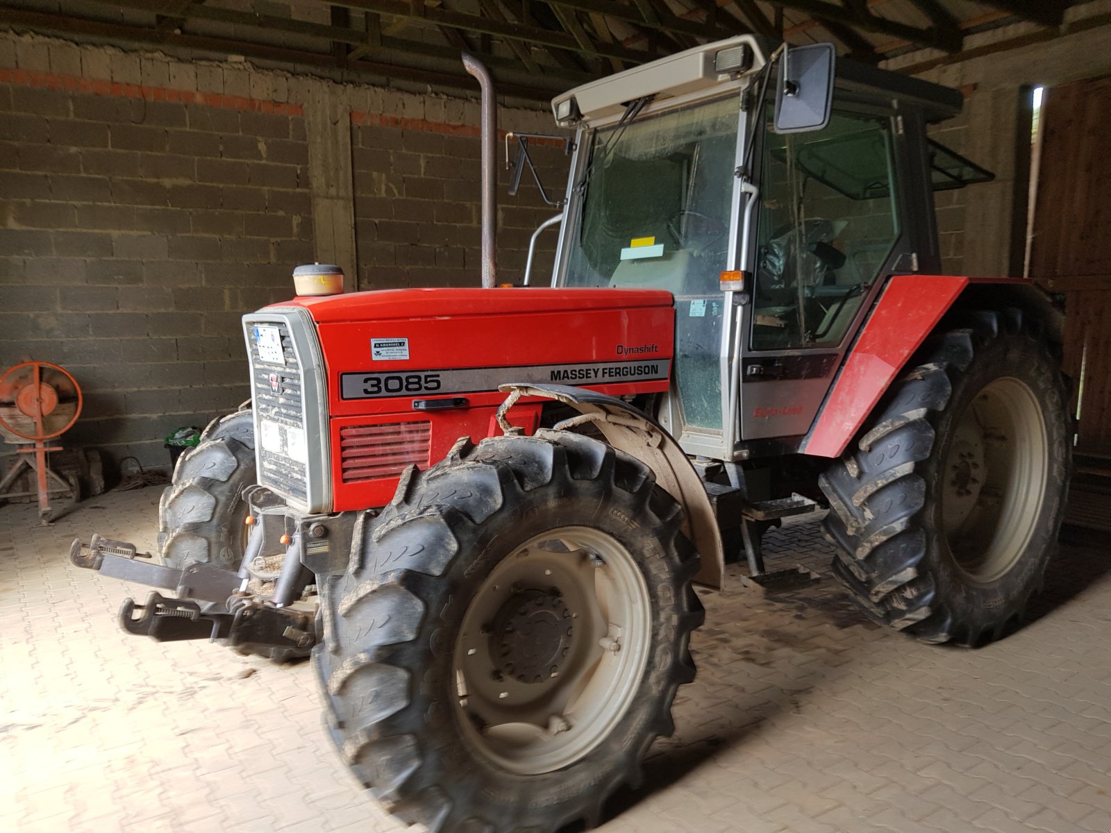 Traktor van het type Massey Ferguson 3085, Gebrauchtmaschine in Gilserberg (Foto 2)