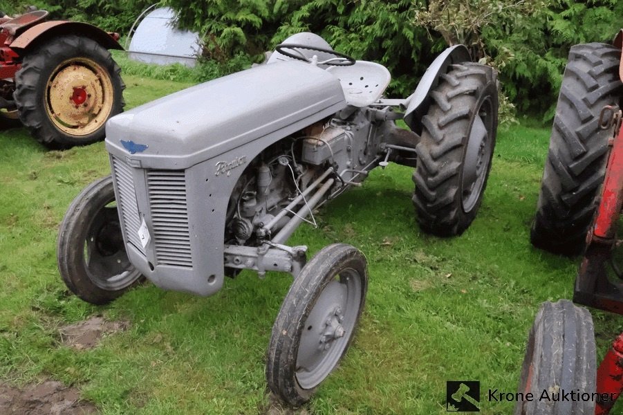 Traktor van het type Massey Ferguson 31 Benzin, Gebrauchtmaschine in Hadsund (Foto 3)