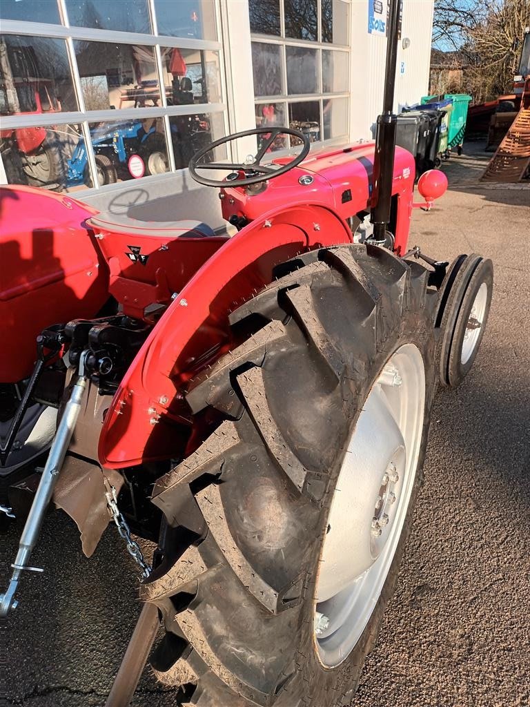 Traktor Türe ait Massey Ferguson 35 benzin istandsat, Gebrauchtmaschine içinde Roslev (resim 3)