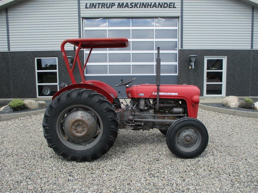 Traktor του τύπου Massey Ferguson 35 med næsten nye dæk og styrtbøjle. Fin traktor, Gebrauchtmaschine σε Lintrup (Φωτογραφία 7)