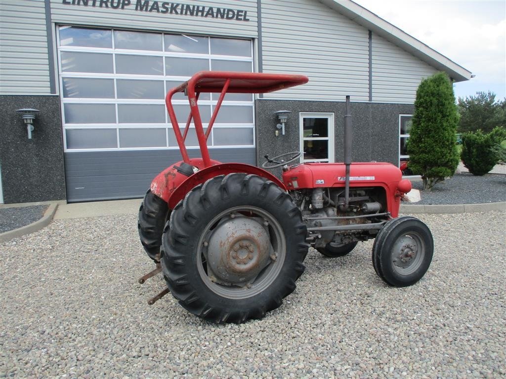 Traktor des Typs Massey Ferguson 35 med næsten nye dæk og styrtbøjle. Fin traktor, Gebrauchtmaschine in Lintrup (Bild 8)