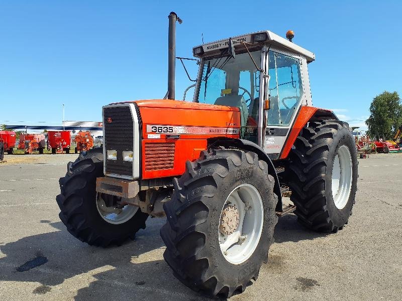 Traktor Türe ait Massey Ferguson 3635, Gebrauchtmaschine içinde ANTIGNY (resim 1)