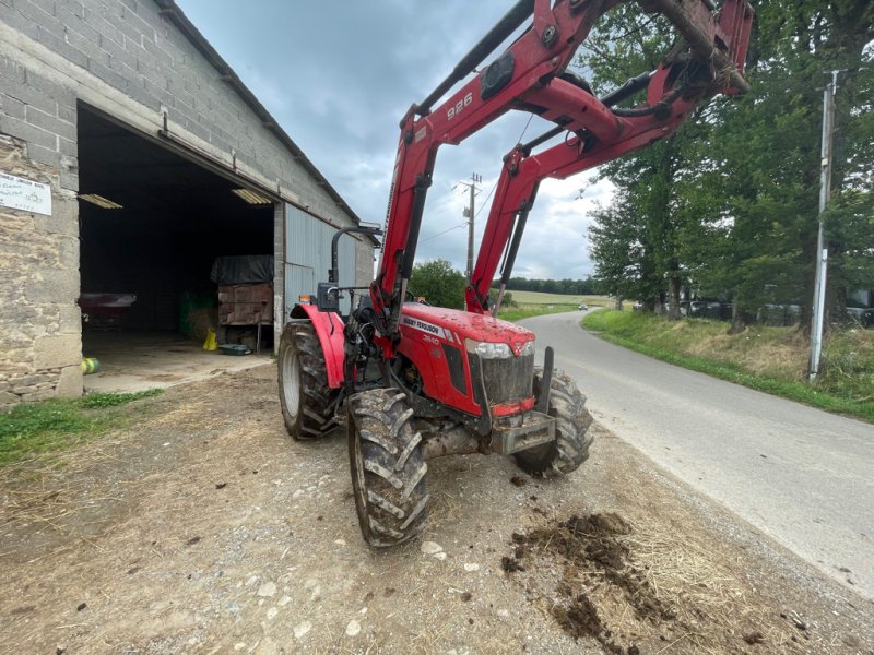 Traktor van het type Massey Ferguson 3640 . DEPOT VENTE AU 06.44.36.66.23, Gebrauchtmaschine in UZERCHE (Foto 1)