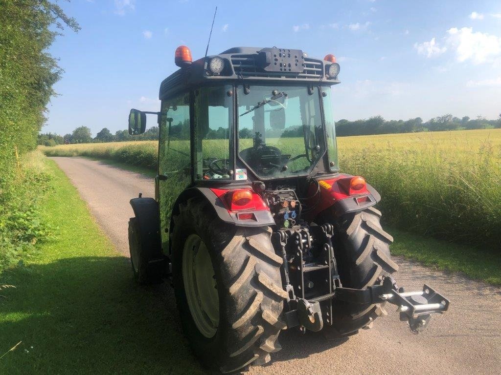 Traktor Türe ait Massey Ferguson 3650S Kompakt traktor, Gebrauchtmaschine içinde Tinglev (resim 4)