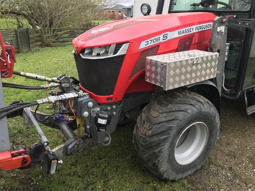 Traktor za tip Massey Ferguson 3708S-S-Efficient Smalspors Frontlæsser og Frontlift/ pto, Gebrauchtmaschine u Sakskøbing (Slika 2)