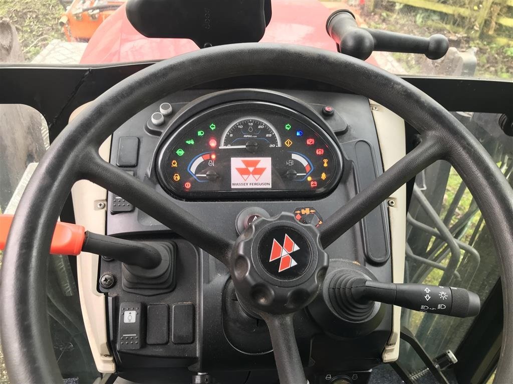 Traktor za tip Massey Ferguson 3708S-S-Efficient Smalspors Frontlæsser og Frontlift/ pto, Gebrauchtmaschine u Sakskøbing (Slika 5)