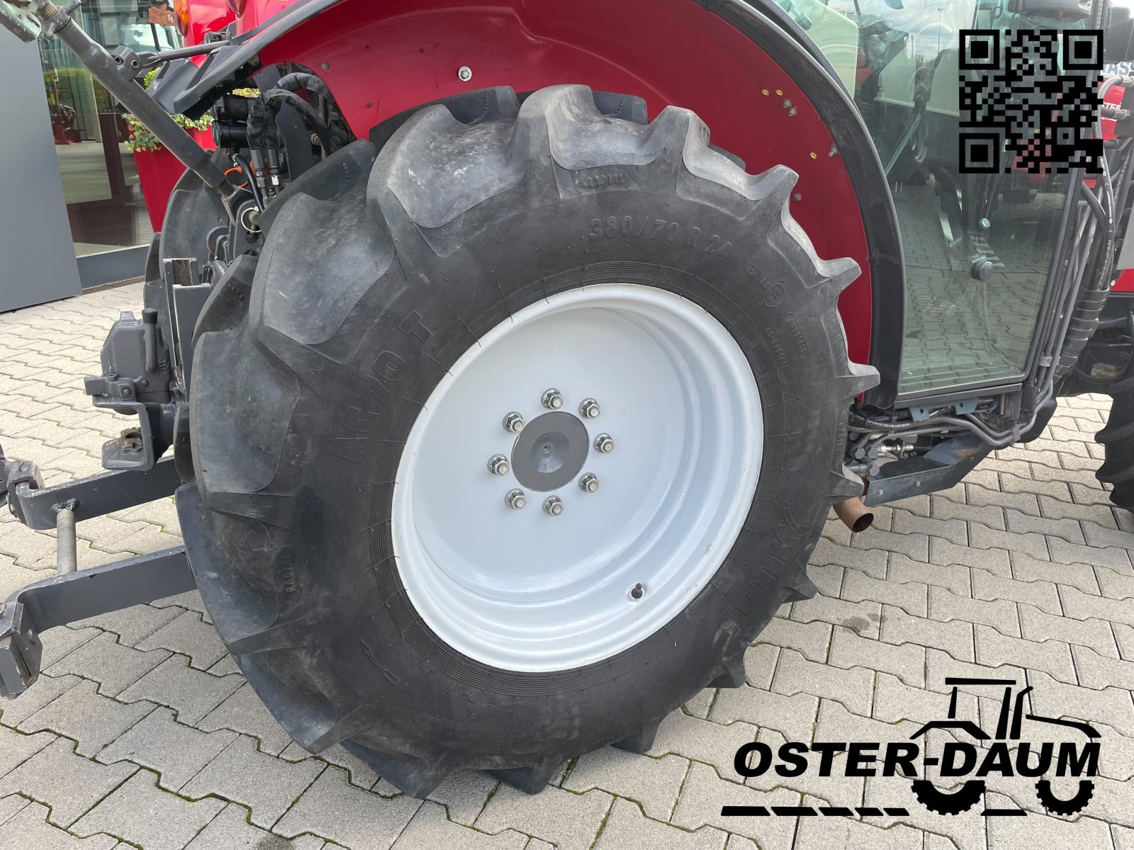 Traktor типа Massey Ferguson 3708V Efficient, Gebrauchtmaschine в Kaisersesch (Фотография 4)