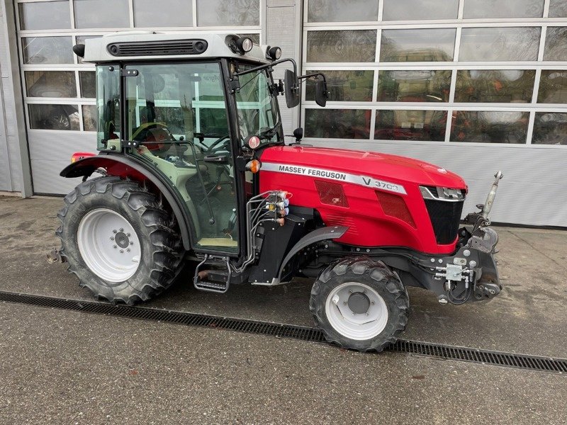 Traktor типа Massey Ferguson 3709V Cab Efficient, Gebrauchtmaschine в Schaffhausen