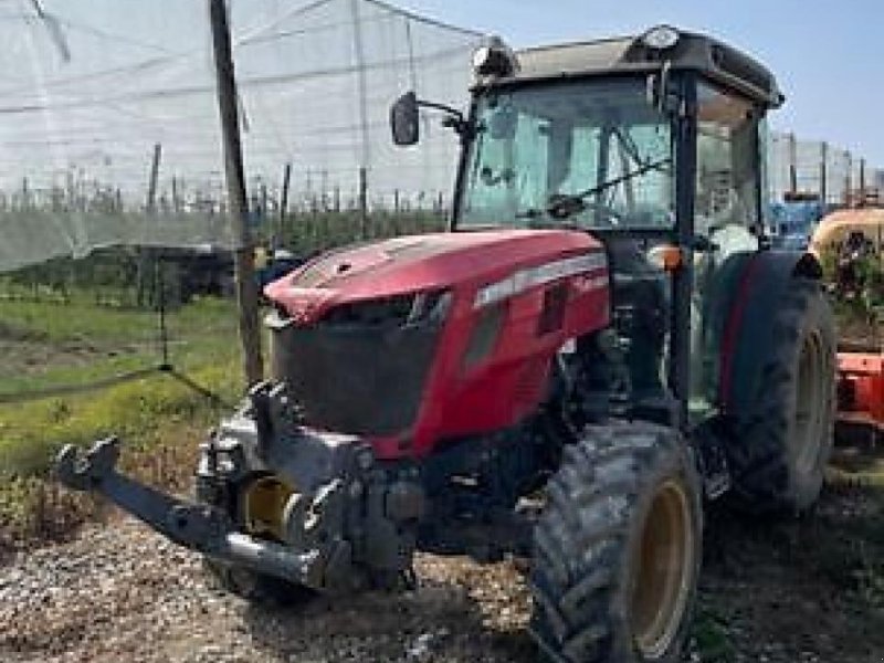 Traktor des Typs Massey Ferguson 3710 f, Gebrauchtmaschine in MONFERRAN (Bild 1)