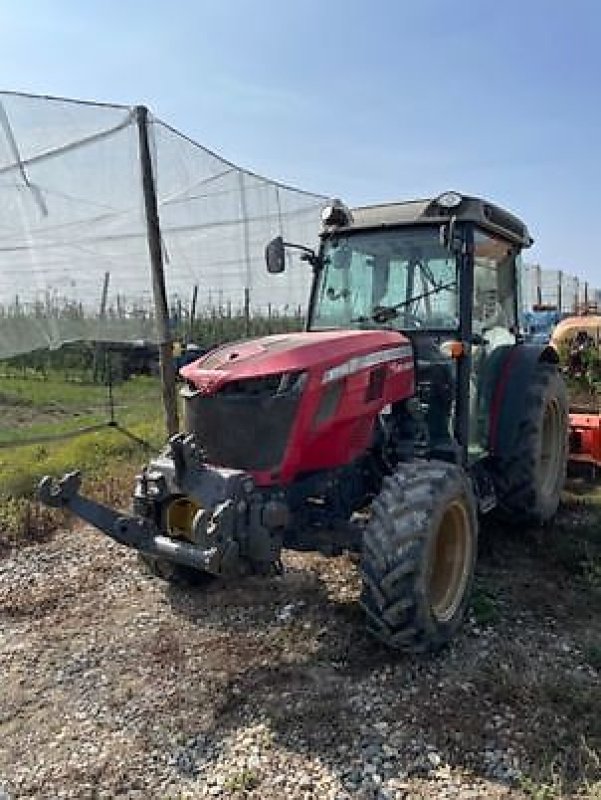 Traktor del tipo Massey Ferguson 3710 F, Gebrauchtmaschine en MOISSAC (Imagen 1)