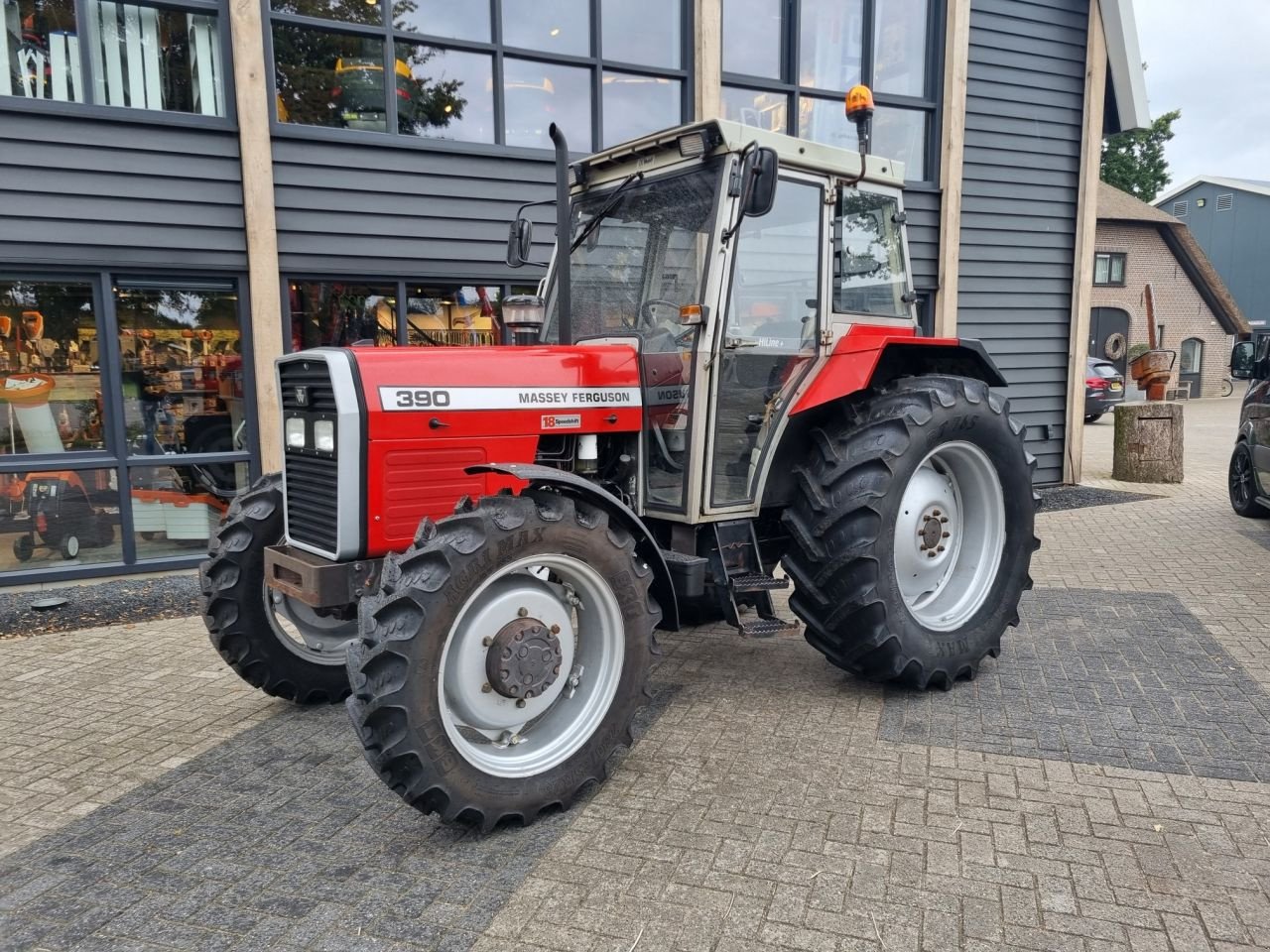 Traktor του τύπου Massey Ferguson 390, Gebrauchtmaschine σε Lunteren (Φωτογραφία 2)