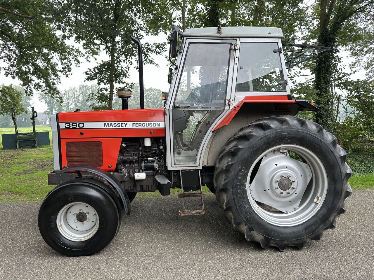 Traktor Türe ait Massey Ferguson 390, Gebrauchtmaschine içinde Rossum (resim 4)