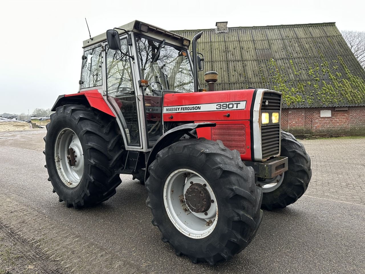 Traktor типа Massey Ferguson 390T, Gebrauchtmaschine в Rossum (Фотография 2)