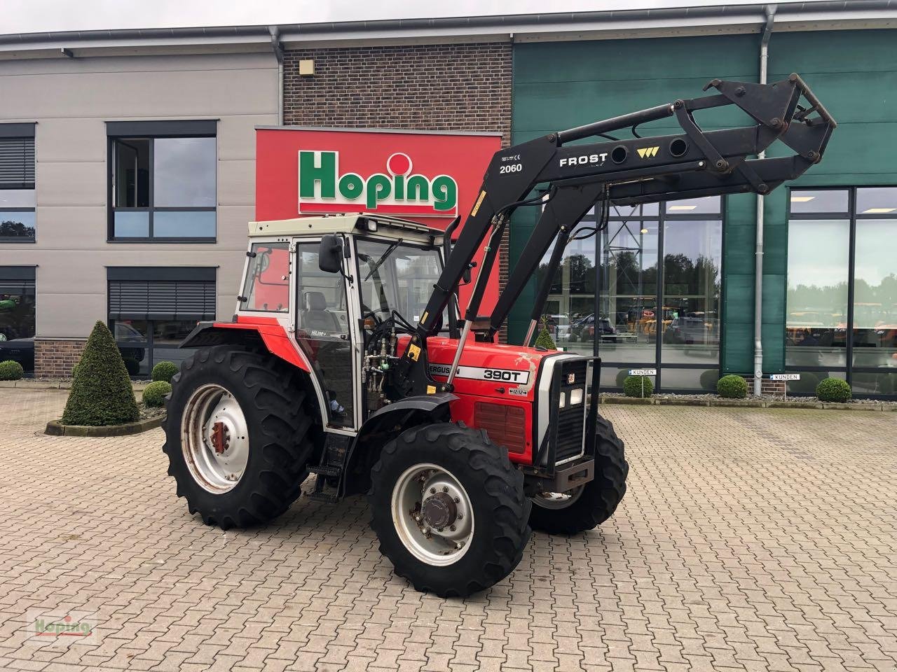 Traktor van het type Massey Ferguson 390T, Gebrauchtmaschine in Bakum (Foto 1)