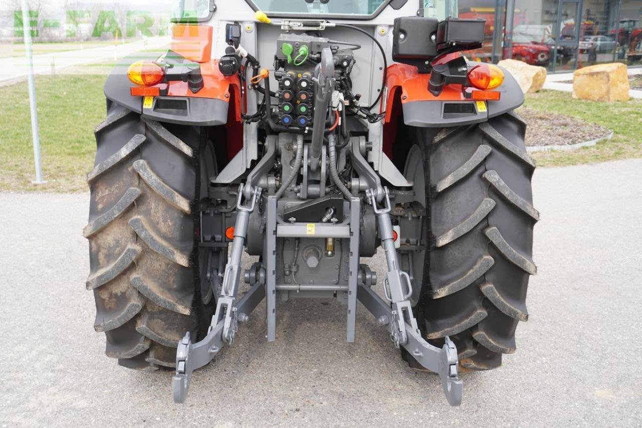 Traktor van het type Massey Ferguson 3wf.115 efficient, Gebrauchtmaschine in Korneuburg (Foto 5)