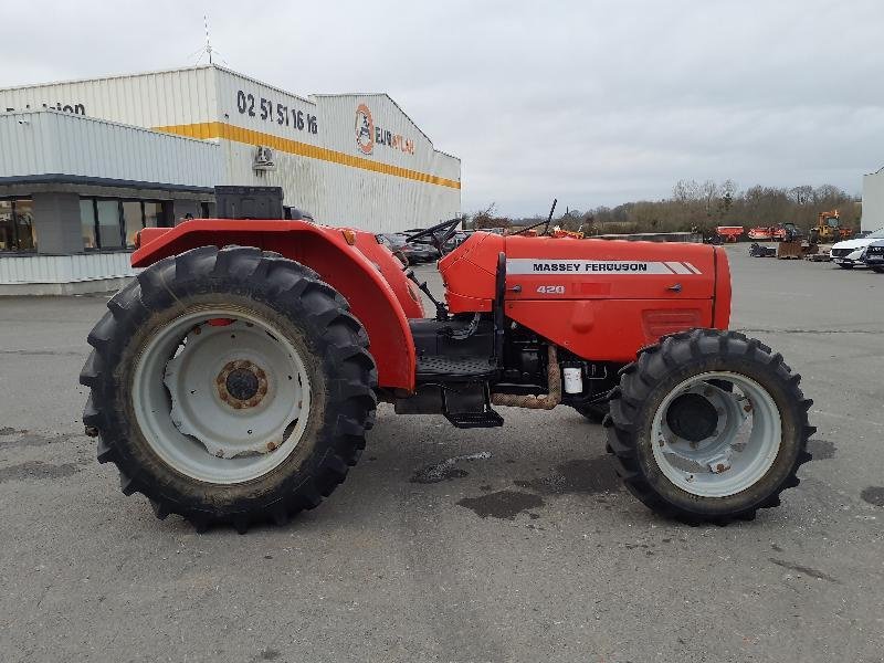 Traktor of the type Massey Ferguson 420, Gebrauchtmaschine in ANTIGNY (Picture 1)