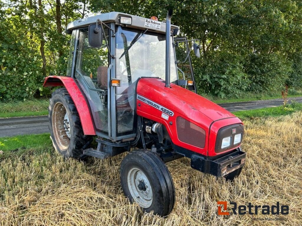 Traktor του τύπου Massey Ferguson 4220, Gebrauchtmaschine σε Rødovre (Φωτογραφία 1)