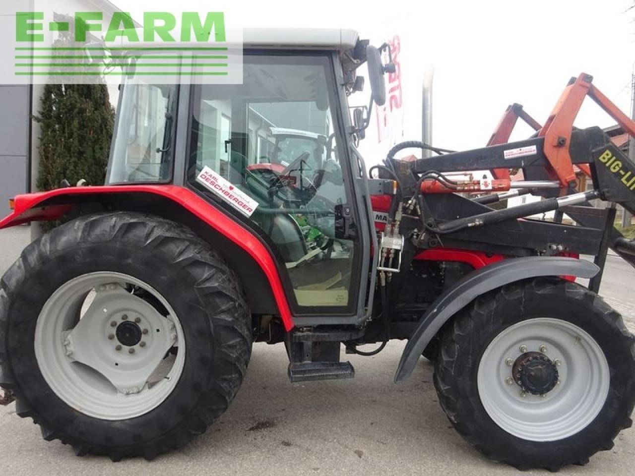 Traktor typu Massey Ferguson 4225-4 lp, Gebrauchtmaschine v SANKT MARIENKIRCHEN BEI SCHÄRDING (Obrázok 4)