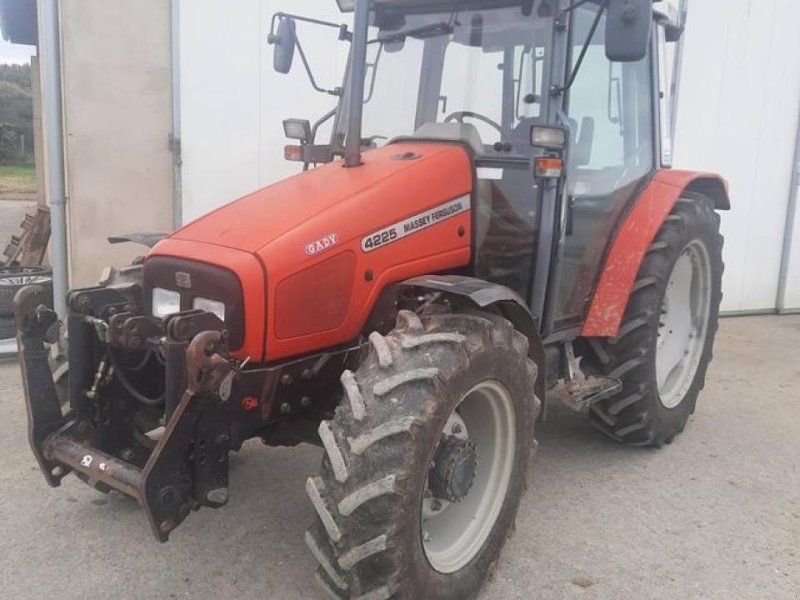 Traktor of the type Massey Ferguson 4225-4 lp, Gebrauchtmaschine in NIEDERWÖLZ (Picture 1)